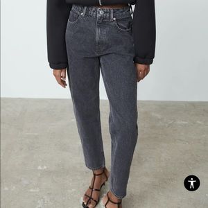 Zara “Mom” fit jeans in color Gray, size 6.